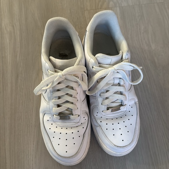 Air Force 1’s White - Picture 2 of 6